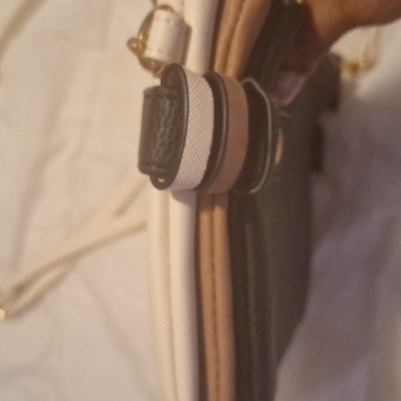 Three color purse. Wear it multiple ways - Picture 4 of 4